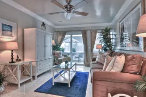 Image of Chic Pier Bowl condo with patio - only 1 block to the beach
