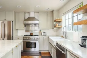 Image of Family Retreat | Stunning Views | Modern Amenities