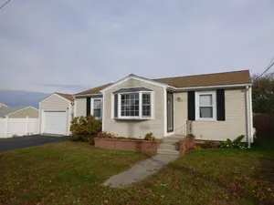 Image of 3-bedroom vacation home 6 minutes from Brown University