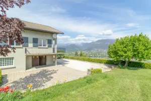 Image of Maison Mado - Gîte au Coeur des Vignes Avec Panorama sur les Montagnes