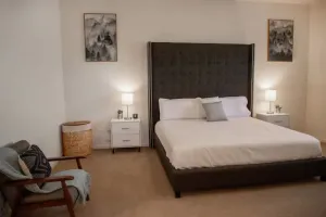 Image of Luxury Modern 4Bed 3Bath Home Near 120 and Parks
