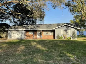 Image of New remodeled Lakefront Vacation Home on the Chain of Lakes in Winter Haven