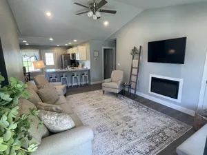 Image of Simply Charming Nest-Nearly brand new, central, super clean, well appointed.