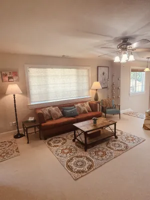 Image of One bedroom apartment w\/ private entrace