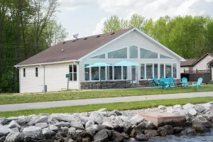 Image of Amazing Buckeye Lake Getaway!  Premium Location!