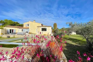 Image of Mas aux oliviers residential area on the heights of st Rémy, quiet location