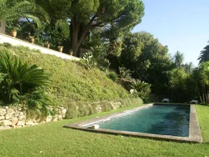 Image of 18th century villa in Cannes with pool