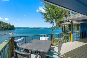Image of Incredible Waterfront Lakehouse on Liberty Lake