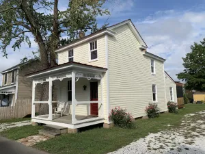Image of Dollhouse in Central Historic St Michaels