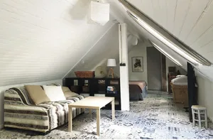 Image of Large bedroom above an artist's studio