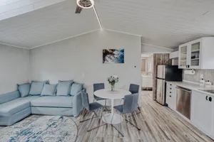 Image of Modern & Cozy stand-alone apartment - perfect stay
