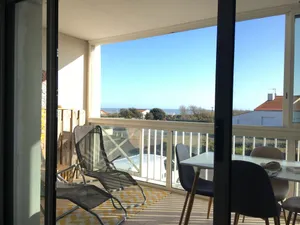 Image of Appt sea view 2 stars at the foot of the grouin du cou lighthouse. <br>La tranche sur mer