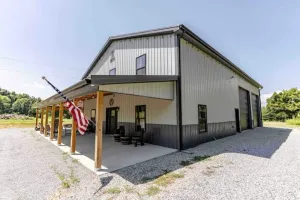 Image of Modern Barndomanium on beautiful farm! 4 R -2.5 B