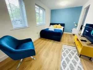 Image of KENILWORTH STUDIO * GROUND FLOOR * PARKING