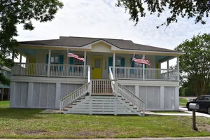 Image of Come enjoy some laid-back beach vibes. Walk to the beach, shops, restaurants.