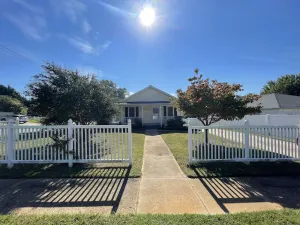 Image of 15 Min from CLT Airport! Spacious & Renovated!