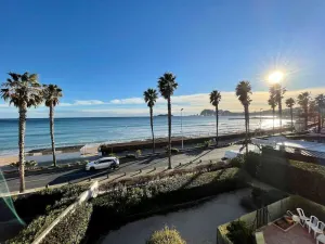 Image of Seafront apartment with private parking