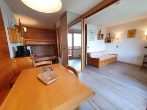Image of 280m from resort center, 2nd floor, view mountain, balcony, tv, ski locker, 27m²