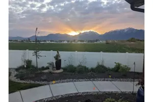 Image of Cozy Mountain-View Haven \/ Full Kitchen \/ Hot Tub \/ Easy SLC & Ski Access