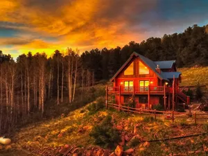 Image of Log Cabin near Historic Cripple Creek, Hot Tub and Spectacular Views!