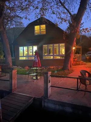 Image of Cozy Lakefront House