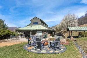Image of Classic Barn Home with Contemporary Design