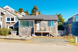 Image of Charming, oceanfront cottage with WiFi & easy beach access