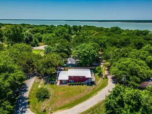 Image of Springhill Lakehouse at Navarro Mills Lake