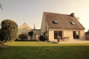 Image of residential house center town