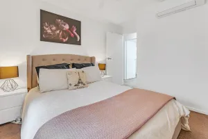 Image of Sleepy Shackell- 12pm checkout free breakfast\nEchuca Moama Holiday Accommodation