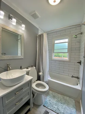 Image of SPACIOUS country home, Sleeps 6 adults