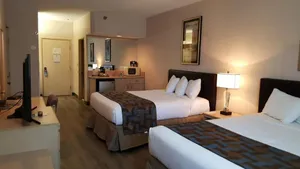 Image of Wonderful Vacation Stay! Great Unit! Parking and Pool
