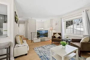 Image of Charming 3 Beds\/2 Baths Home- 2 miles to Lake Phalen