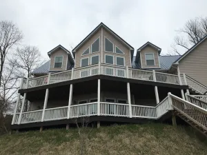 Image of Rough River Lake House conveniently located by Axtel Marina and Nicks Boat Dock