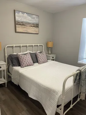 Image of The Bernice - 2 Bedroom Apt in Quilt Town, USA