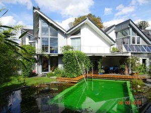 Image of In the middle of the green between Cologne and Düsseldorf