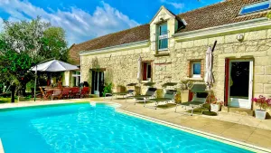 Image of Spacious villa with pool in the heart of the Châteaux