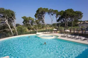 Image of Résidence Standing Golf de Saumane : Piscine, Tennis
