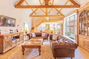 Image of Idyllic Cotswold Barn with Stunning Views, Designer-Chefs kitchen & Hot Tub Hire