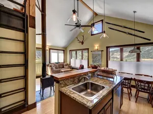 Image of Entire Silverton home w\/ garage & bike tools!