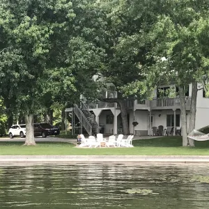 Image of Tippy Cottage on the Lake