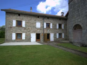 Image of Charming 2-Bed Gite with Fireplace, Garden & Nearby Winter Activities