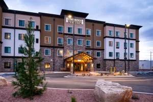 Image of Ideal Retreat! King Suite Near Dixie State University | Complimentary Breakfast + Shared Pool & Hot Tub
