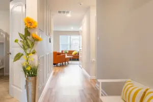Image of Modern 4 bdr with King size bed Patio and Late Checkout!