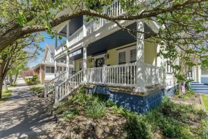 Image of Crocus by the ocean Serenade close to everything and pet friendly