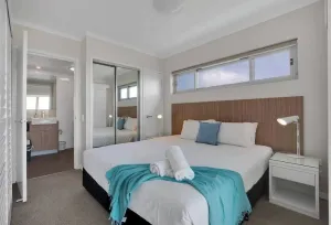Image of Lovely 1-bedroom in the Heart of Mackay  w\/ Pool