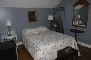 Image of Room In Central Historic Downtown - Mountain View