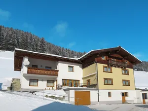 Image of Beautiful apartment in villa for 17 people with WIFI, TV, terrace and parking