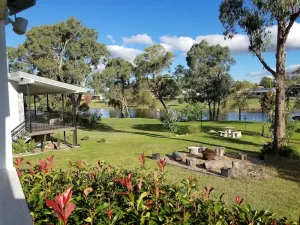 Image of Located 10 minutes walk from the main street overlooking the local creek