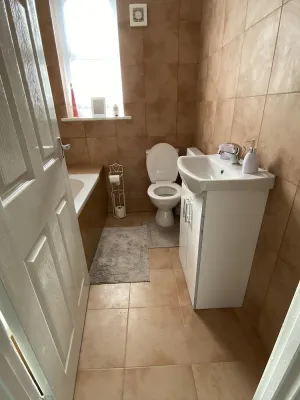 Image of 3bedroom spacious holiday home, modern and comfortable with essential appliances